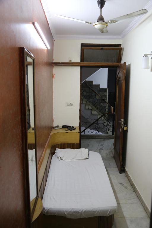 Yes Please Guest House New Delhi Buitenkant foto